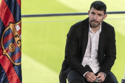 اغويرو يعلن اعتزاله اللعب نهائياً بسبب مشاكل في القلب